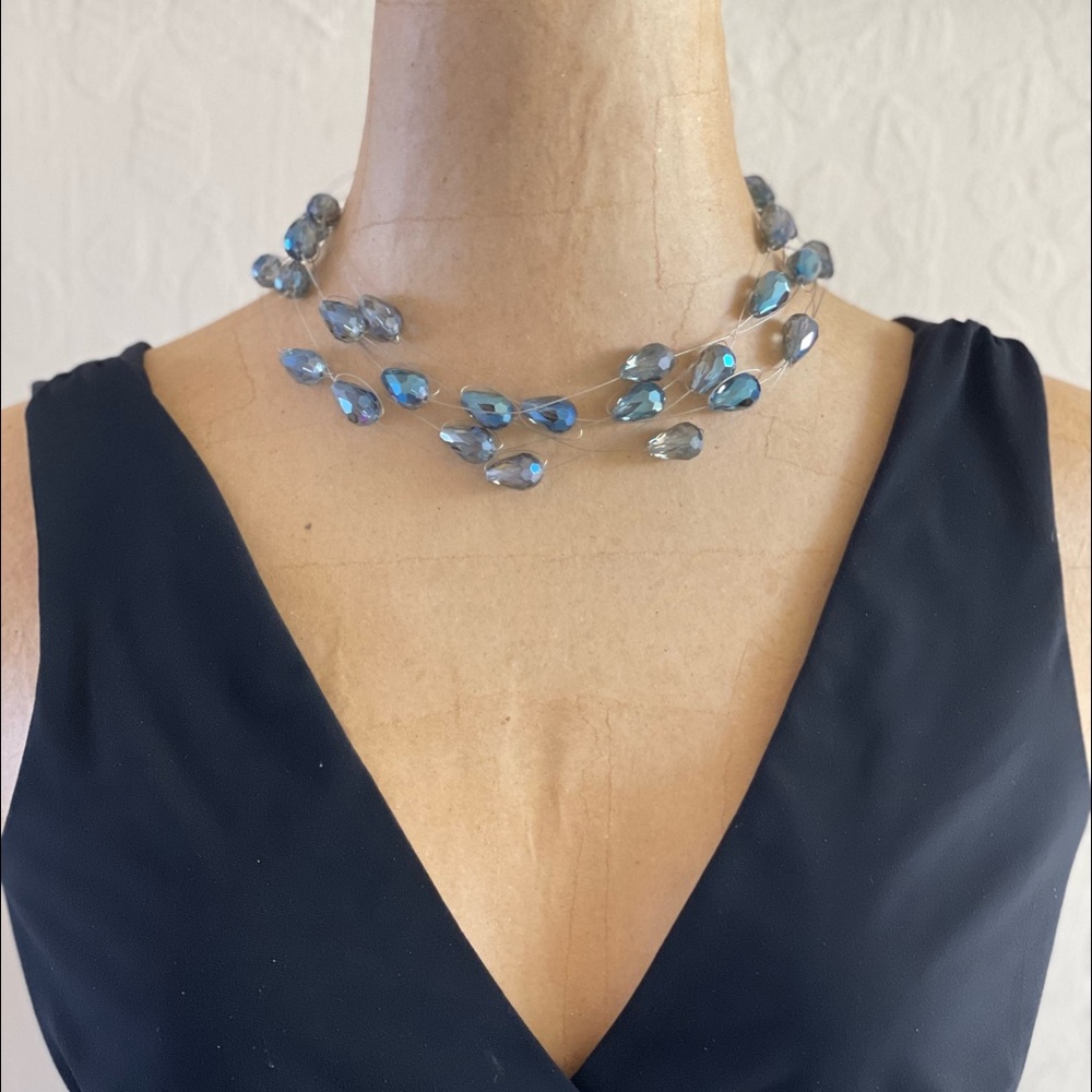 Gorgeous Crystal Necklace Set, MINT Condition